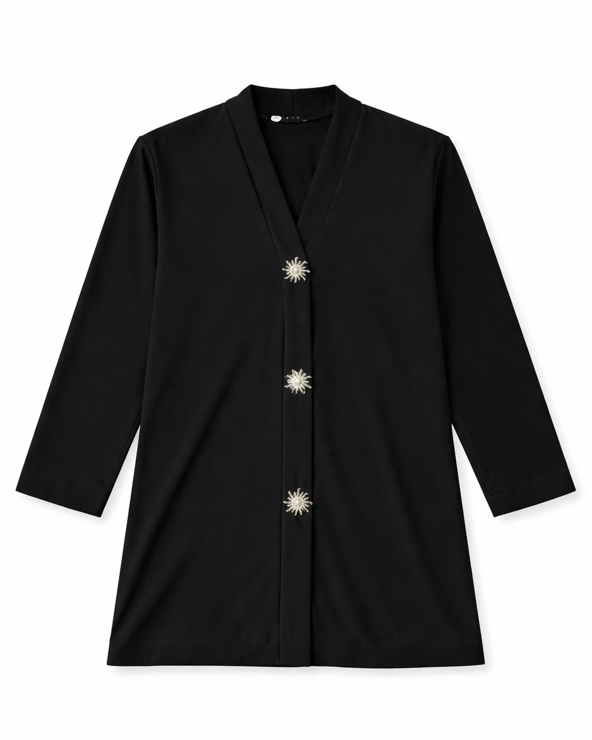 tunique élégance noir vue de face sur fond neutre avec boutons décoratifs